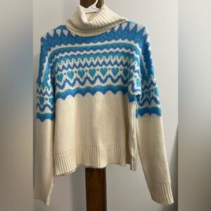 Jessica Simpson sweater‎